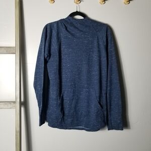 ATHLETIC WORKS WOMEN'S BLUE AND WHITE HOODIE SIZE LARGE